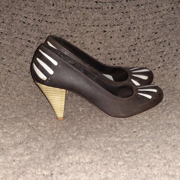J SHOES-Fever-Brown Leather-Cream Canvas Cutout Pump-Pin-Up-Sz 9-Near Mint - Picture 4 of 7